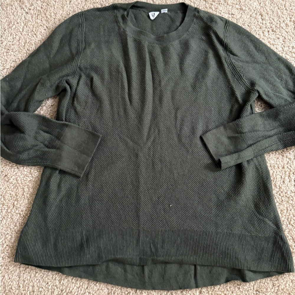 GAP sweater